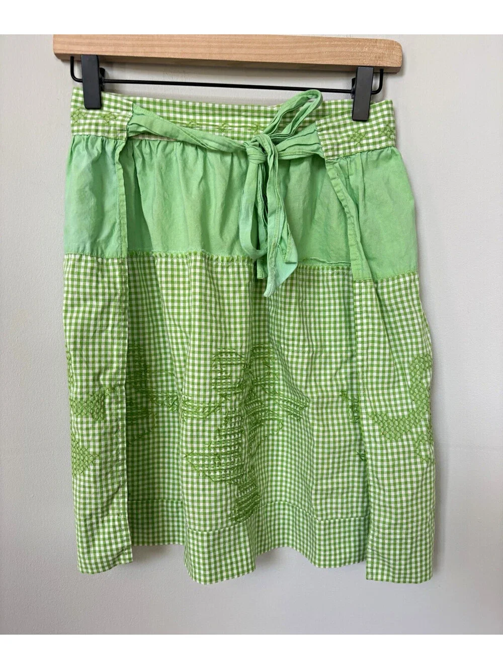Vintage 1950s Green Gingham Half Apron Embroidered Chicken Scratch Cross Stitch